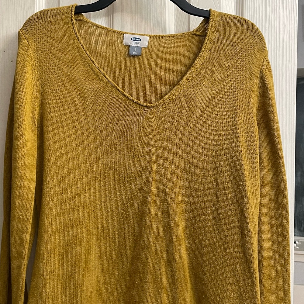 Old Navy Sweater